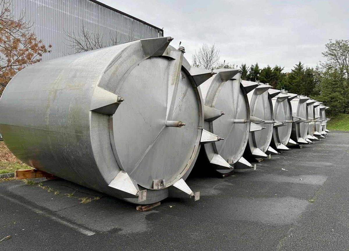 Used 29,800L 304 Stainless steel tanks - 16 units available 