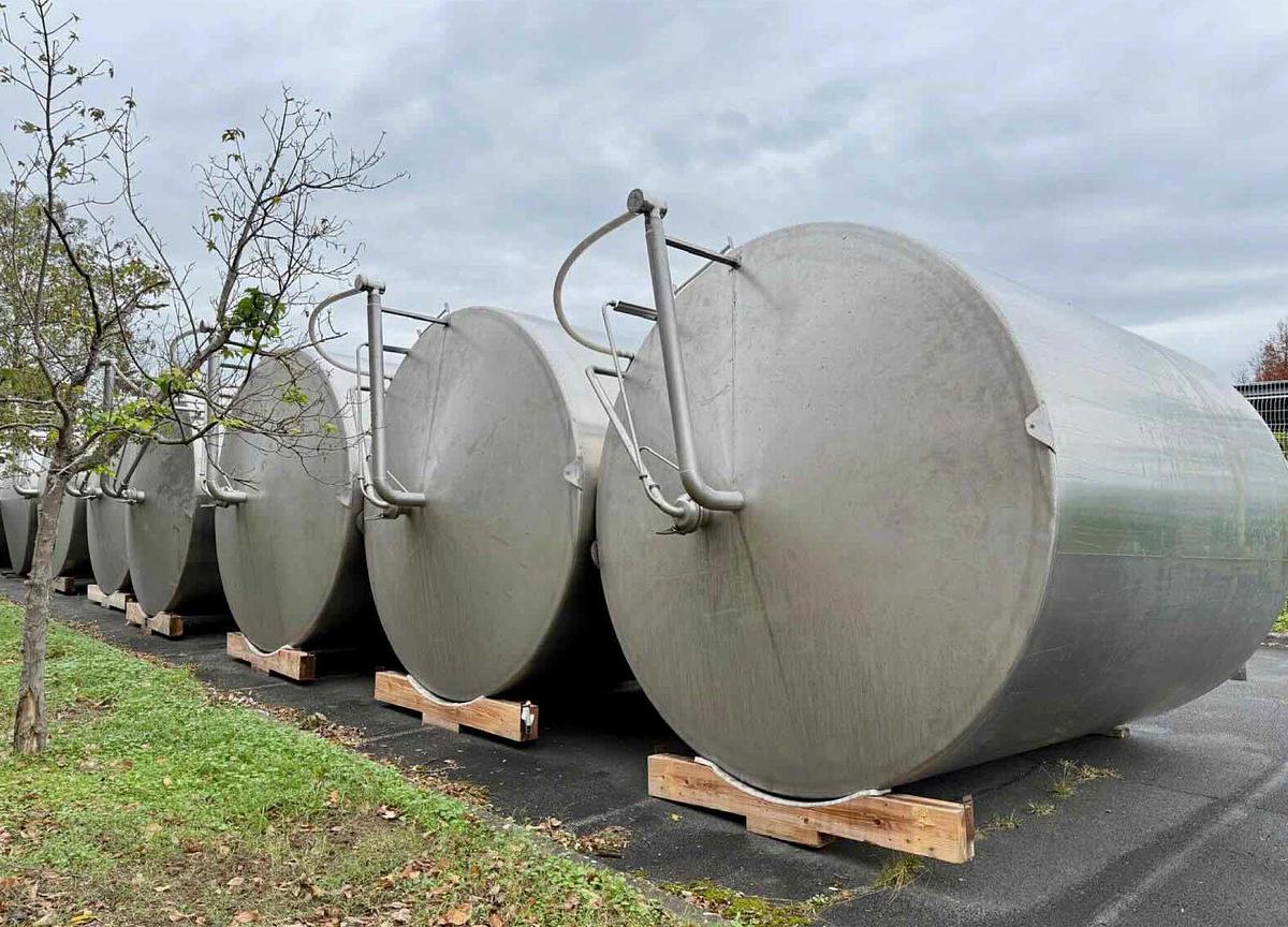 Used 29,800L 304 Stainless steel tanks - 16 units available 