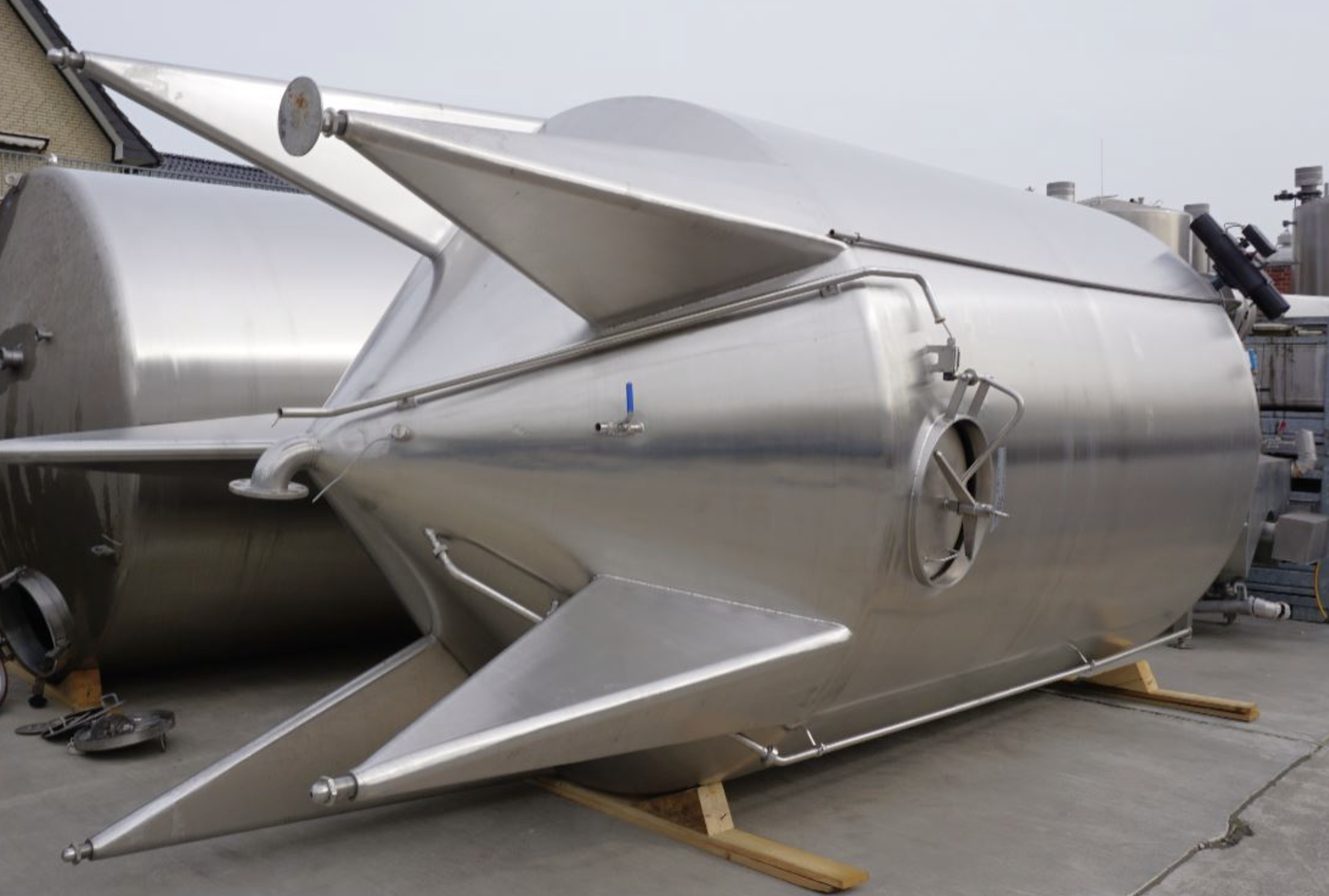 Used 15,000 Litre 304 Stainless Steel Mixing Tanks