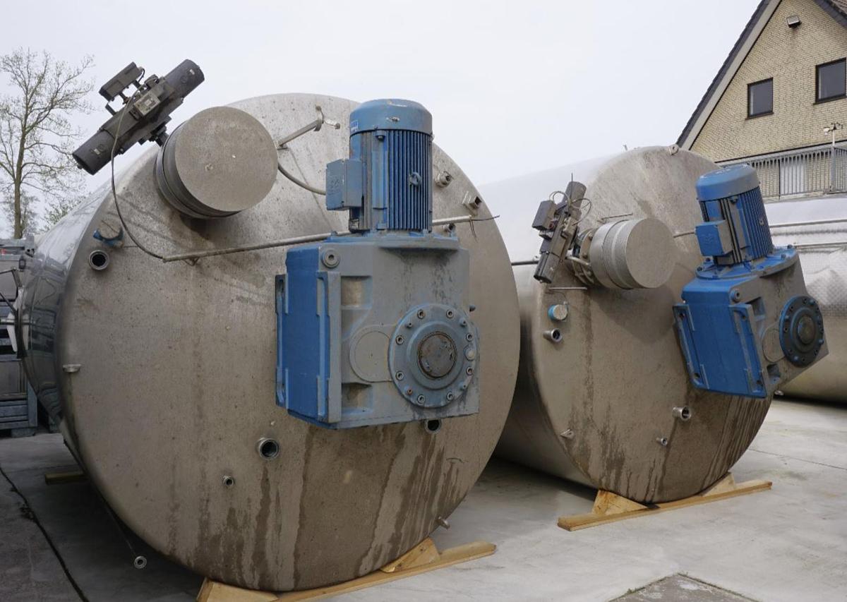 Used 15,000 Litre 304 Stainless Steel Mixing Tanks