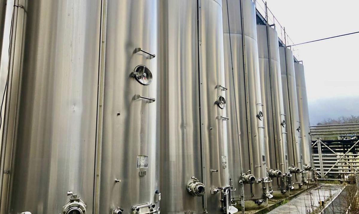 Used 50,000 Litre 304 Stainless Steel Tanks