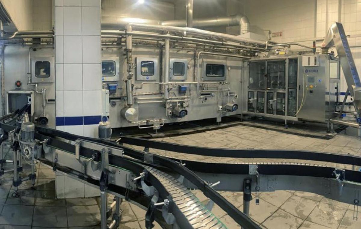 Used 2006 Krones PET Water Filling Line for still water
