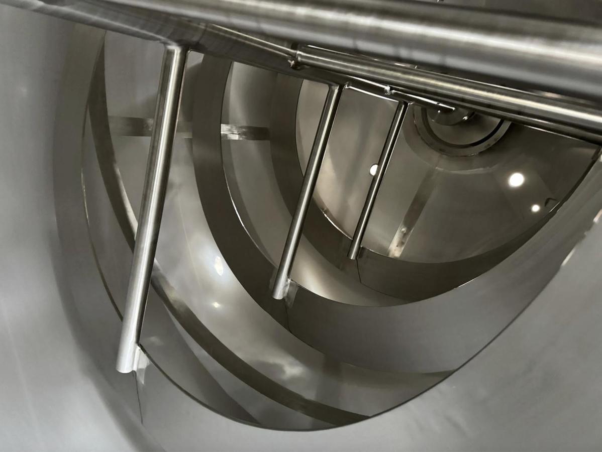 Used 15,000 Litre 304 Stainless Steel Mixing Tanks