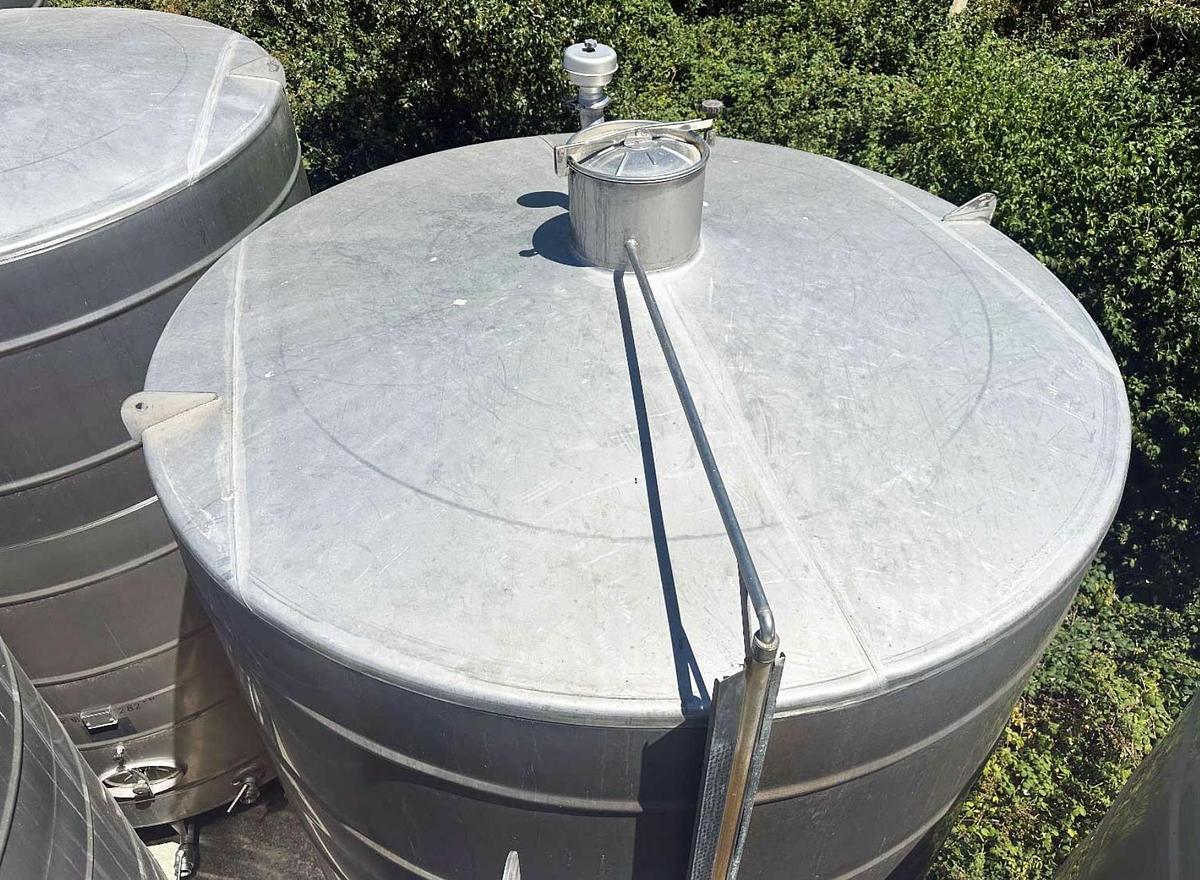Used 28,300 Litre 304 Stainless Steel Tanks 