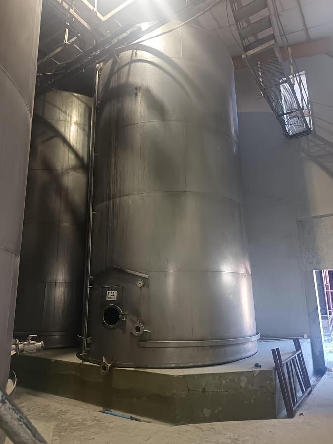Used 86,000 Litre 304 Stainless Steel tanks 
