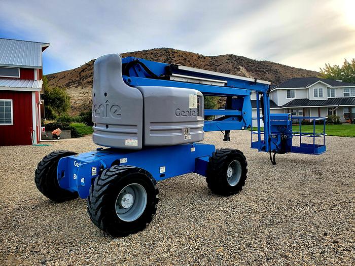 Used 2014 Genie Z60/34 Articulated Boom Lift ** 747 Hrs **