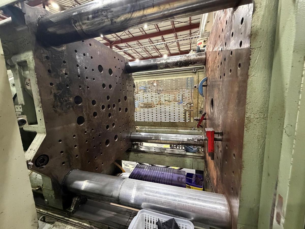 Used NISSEI FN8000 INJECTION MOLDING MACHINE