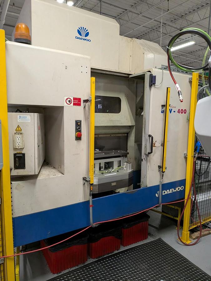 Used 2000 Daewoo DMV-400 Vertical Machining Center