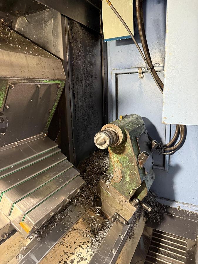 Used DOOSAN LYNX 220LC CNC TURNING CENTER