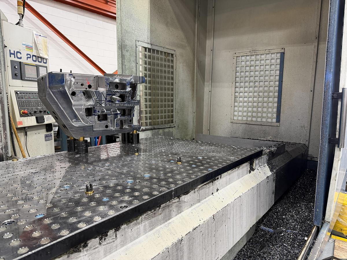 Used DAH LIH HC-2000 CNC HORIZONTAL MACHINING CENTER