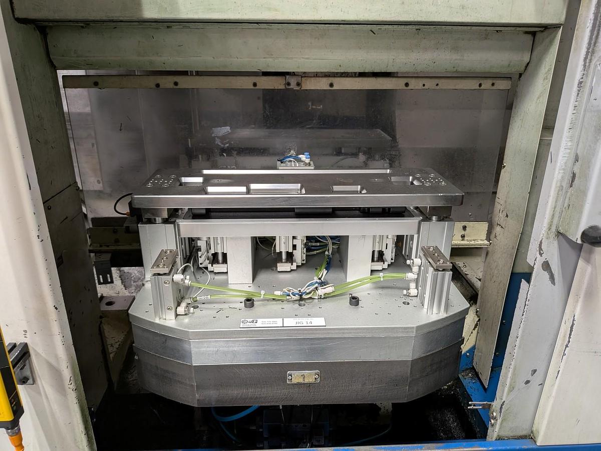 Used 2000 Daewoo DMV-400 Vertical Machining Center