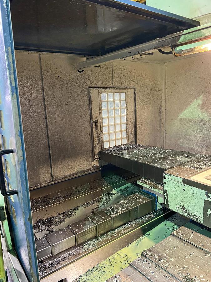 Used TAKUMI V22 VERTICAL MACHINING CENTER