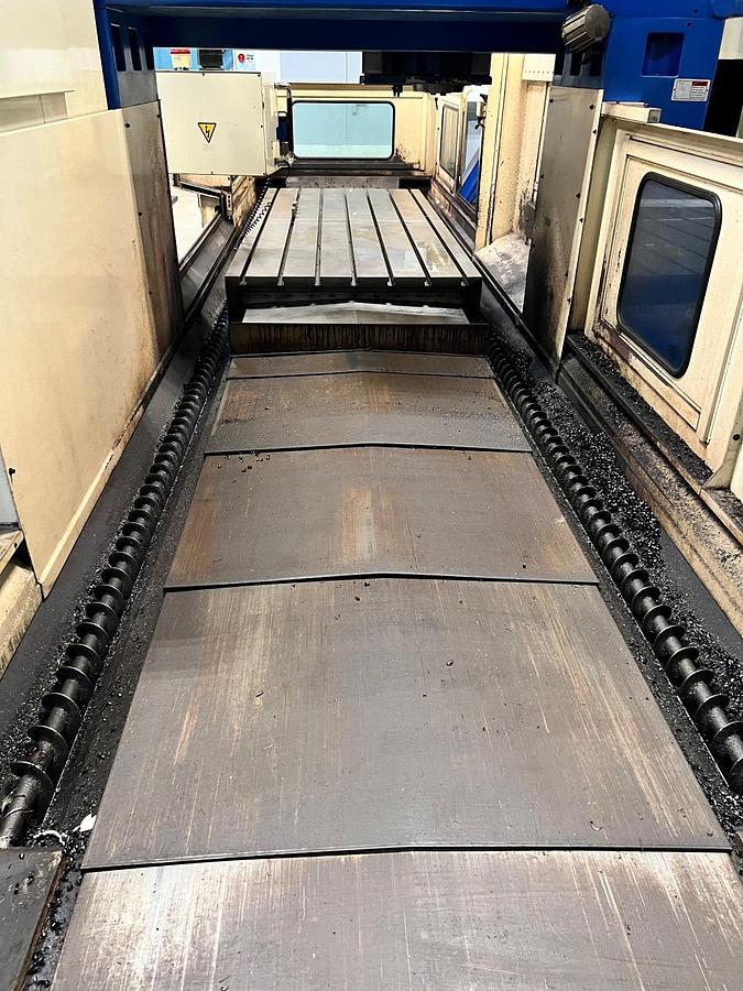 Used KAO MING KMC-3000SD CNC DOUBLE COLUMN VERTICAL MACHINING CENTER