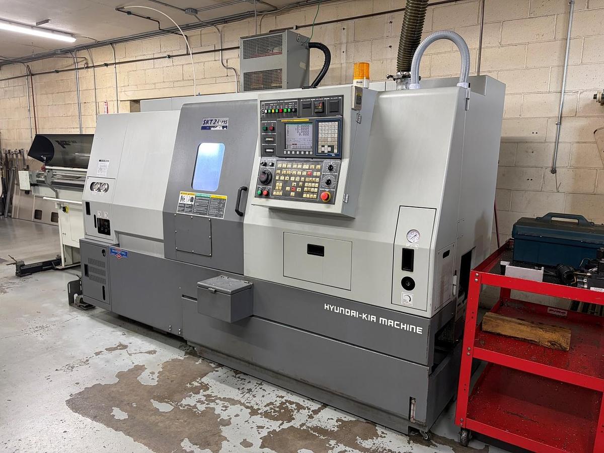 Used HYUNDAI KIA SKT21LMS CNC TURNING CENTER