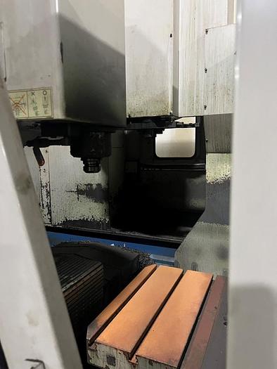 Used HYUNDAI SPT-V550D VMC 