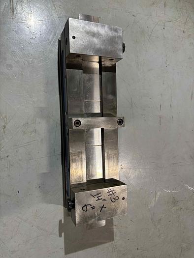 Used MACHINING CENTER VISE 