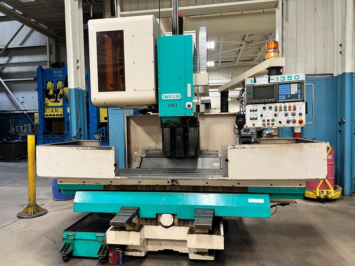 Used DAH LIH DL-MCV1350 CNC VERTICAL MACHINING CENTER