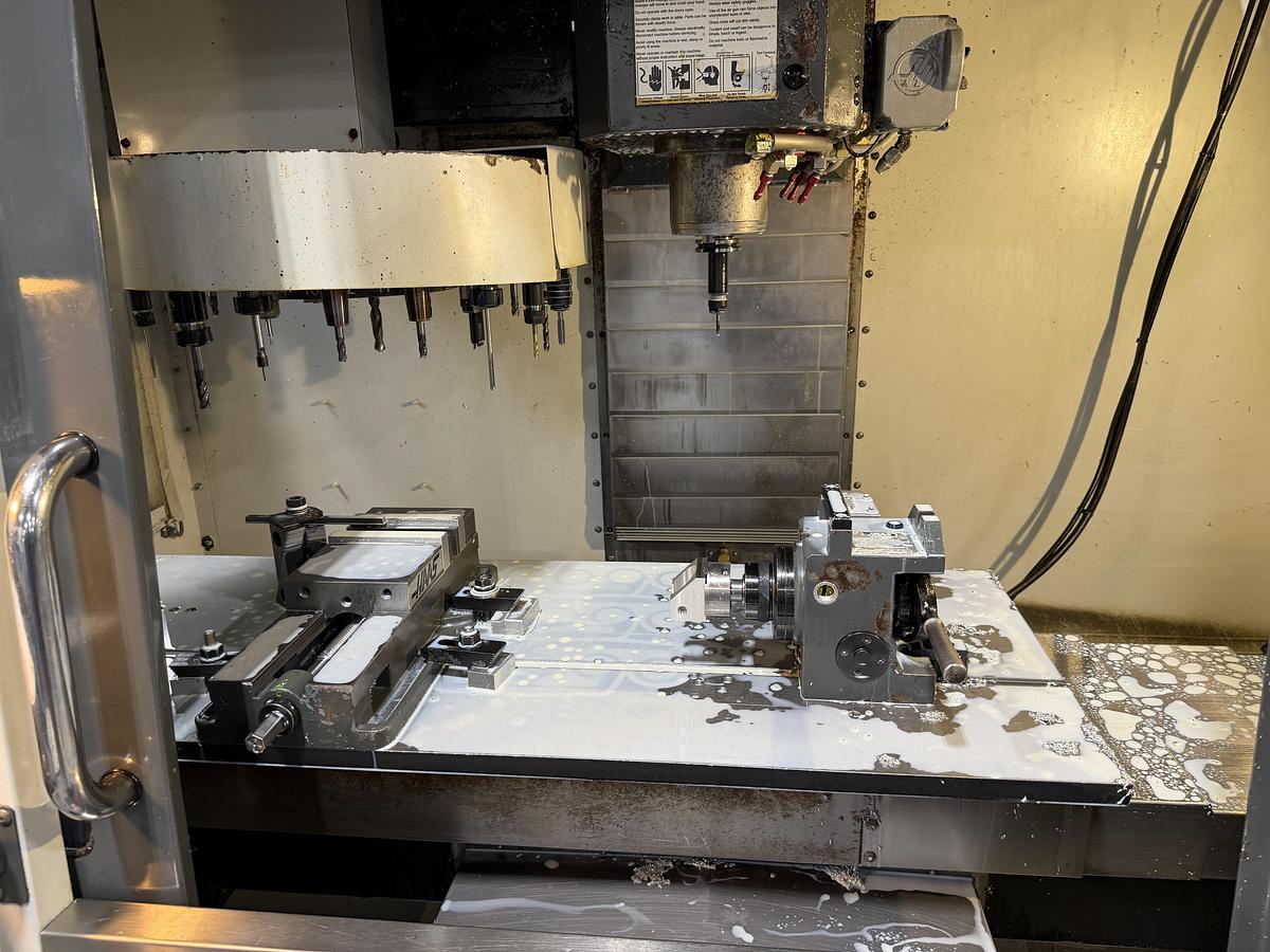 Used HAAS VF-2 CNC VERTICAL MACHINING CENTER