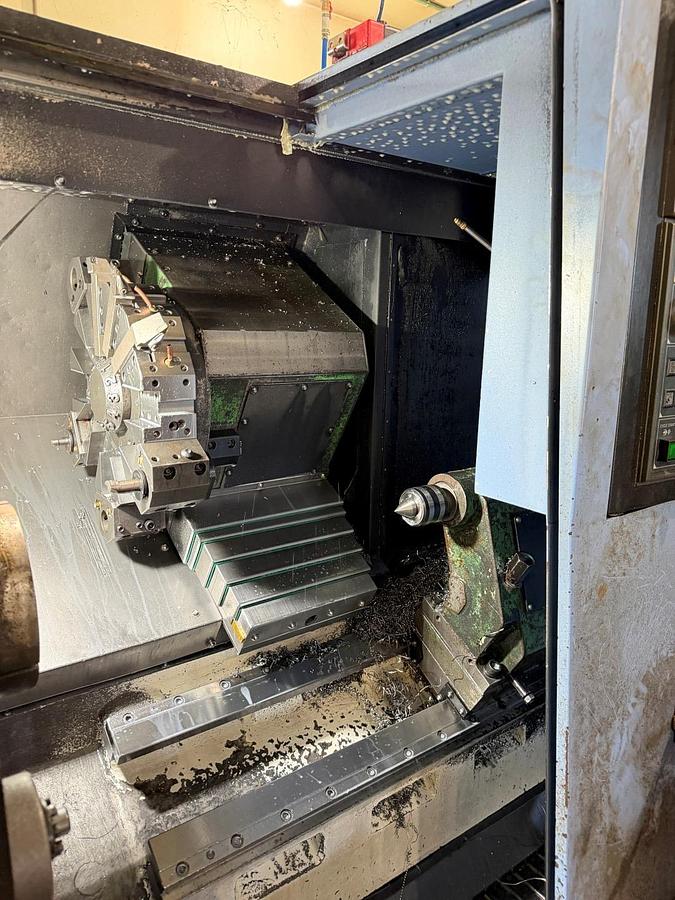 Used DOOSAN LYNX 220LC CNC TURNING CENTER