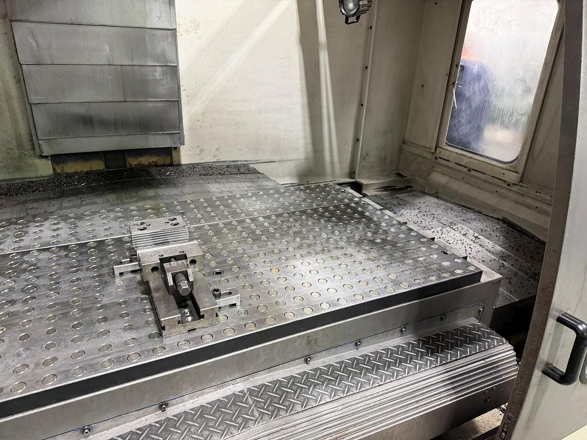 Used YCM TV158B CNC VERTICAL MACHINING CENTER