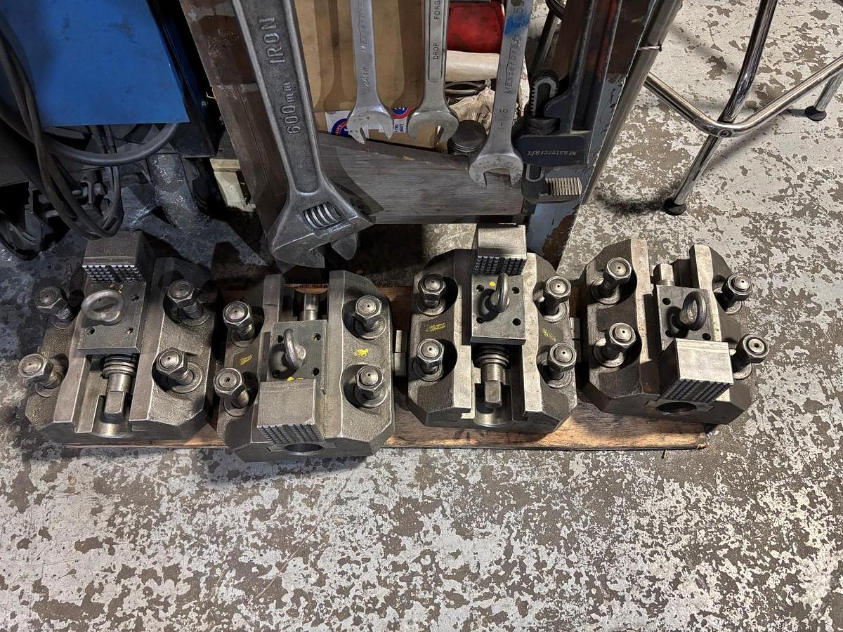 Used OM VT5-16N VERTICAL TURNING LATHE