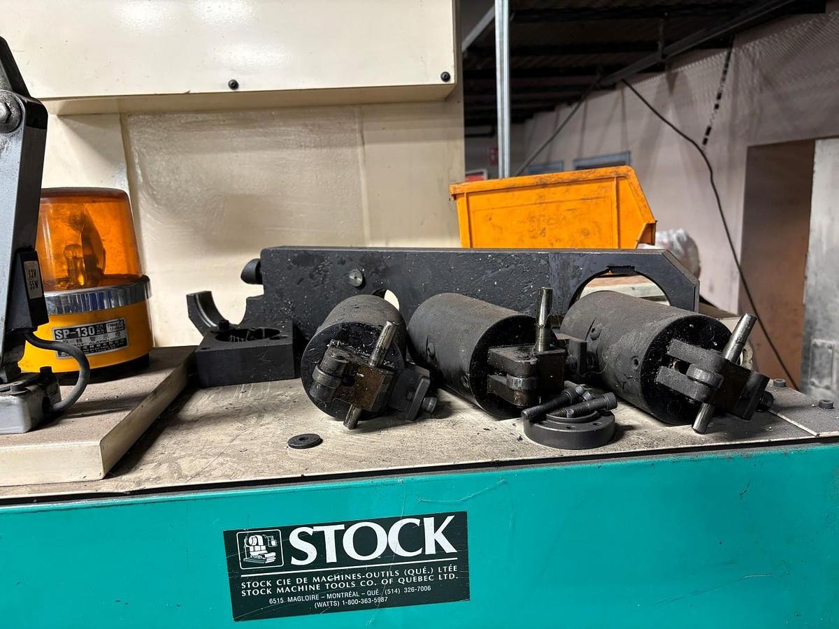 Used DAHLIH MCV-1500 VERTICAL MACHINING CENTER