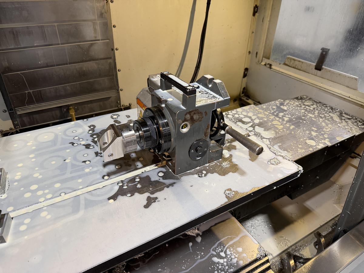 Used HAAS VF-2 CNC VERTICAL MACHINING CENTER