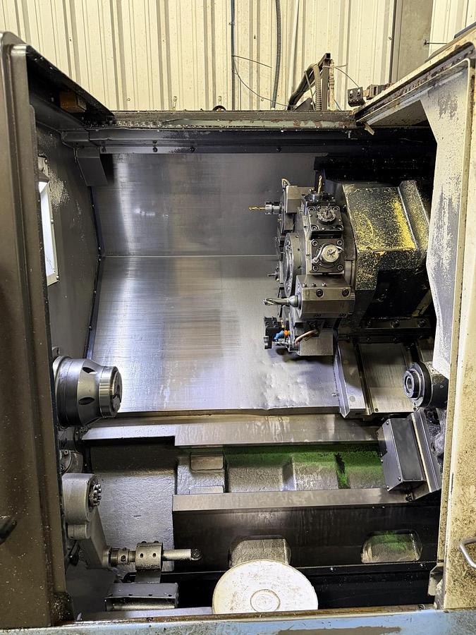 Used DOOSAN PUMA 240MB CNC TURNING CENTER