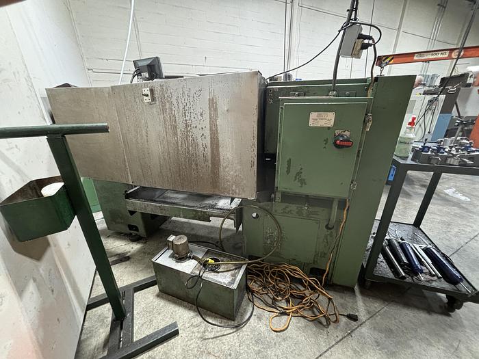 Used STANDARD MODERN ENGINE LATHE 