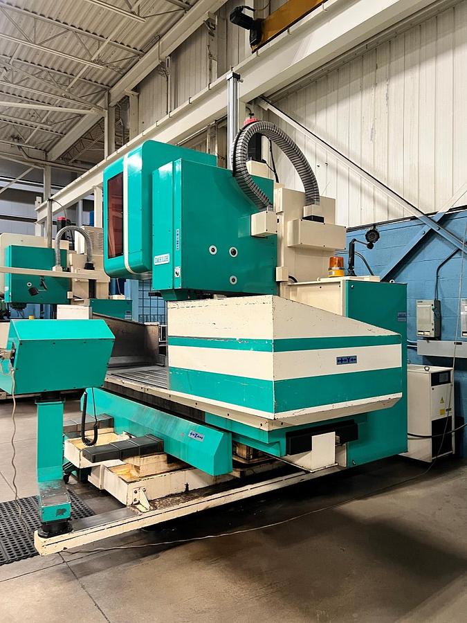 Used DAH LIH MCV-1500 CNC VERTICAL MACHINING CENTER