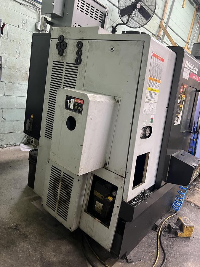 Used 2014 Doosan LYNX 220LC Turning Center (Only 3,050 Cutting Hours)