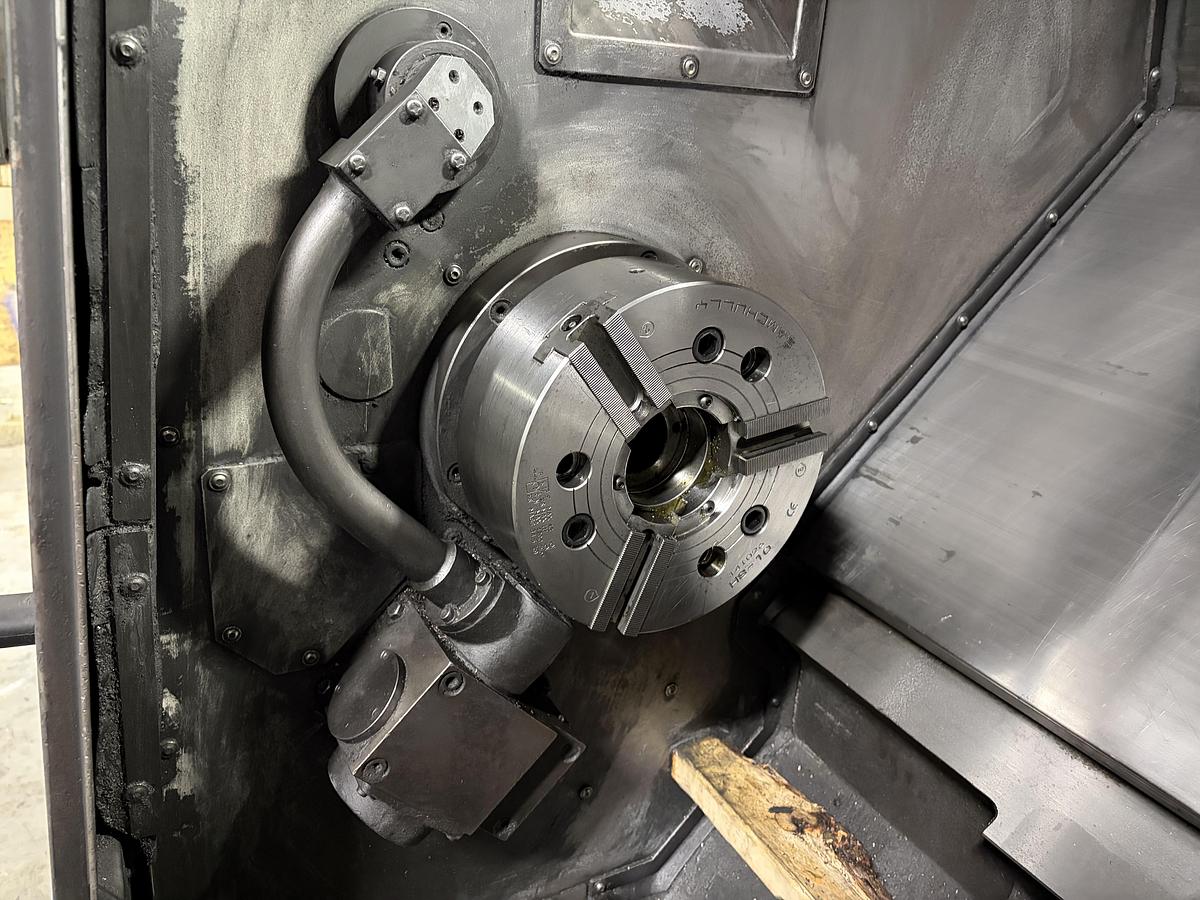 Used 2007 Doosan 240C TURNING CENTER