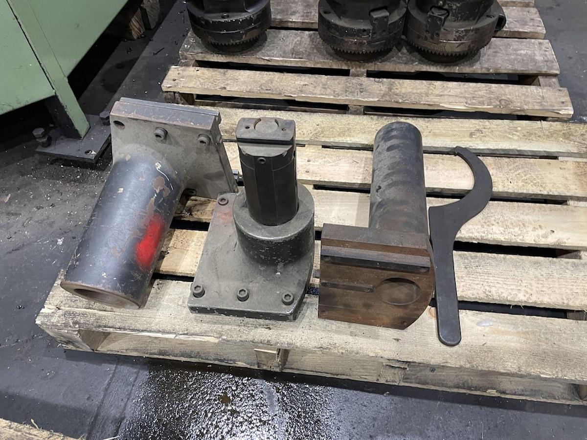 Used PIETRO CARNAGHI AC 25 CNC VERTICAL BORING MILL