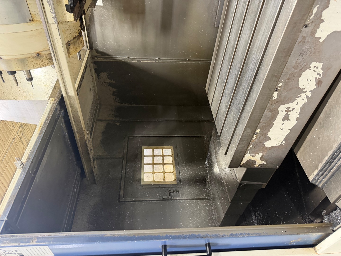 Used TAKUMI V15 VERTICAL MACHINING CENTER