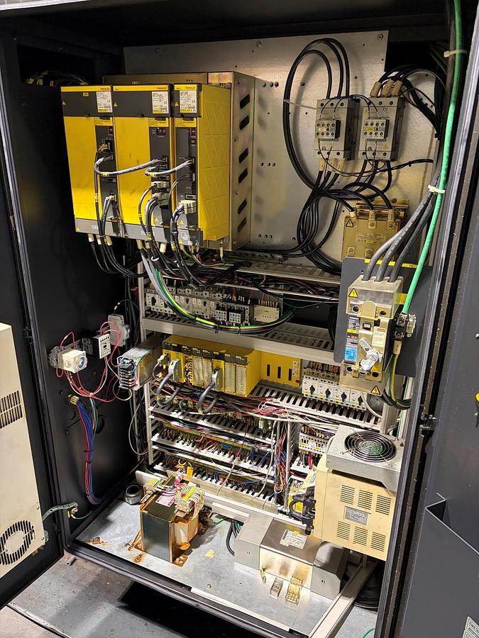 Used 2007 Doosan 240C TURNING CENTER