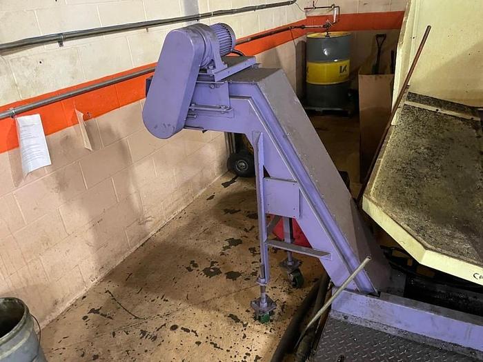 Used TAKUMI V22A VERTICAL MACHINING CENTER