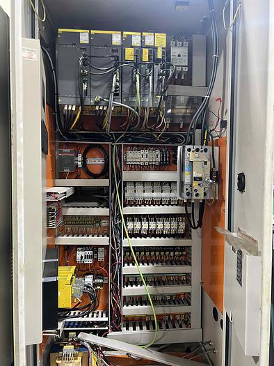 Used Doosan DMV - 500S Vertical Machining Centers With 4th Axis