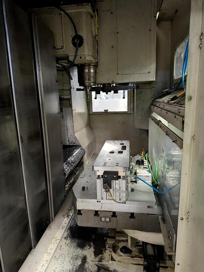 Used 2000 Daewoo DMV-400 Vertical Machining Center