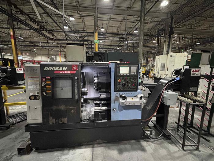Used 2010 Doosan LYNX 220LC TURNING CENTER