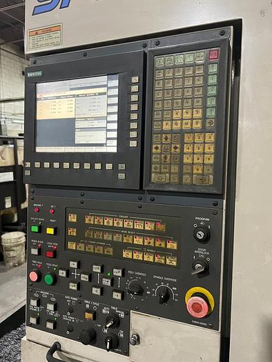 Used HYUNDAI SPT-V550D VMC 