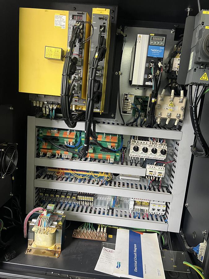 Used 2014 Doosan LYNX 220LC Turning Center (Only 3,050 Cutting Hours)