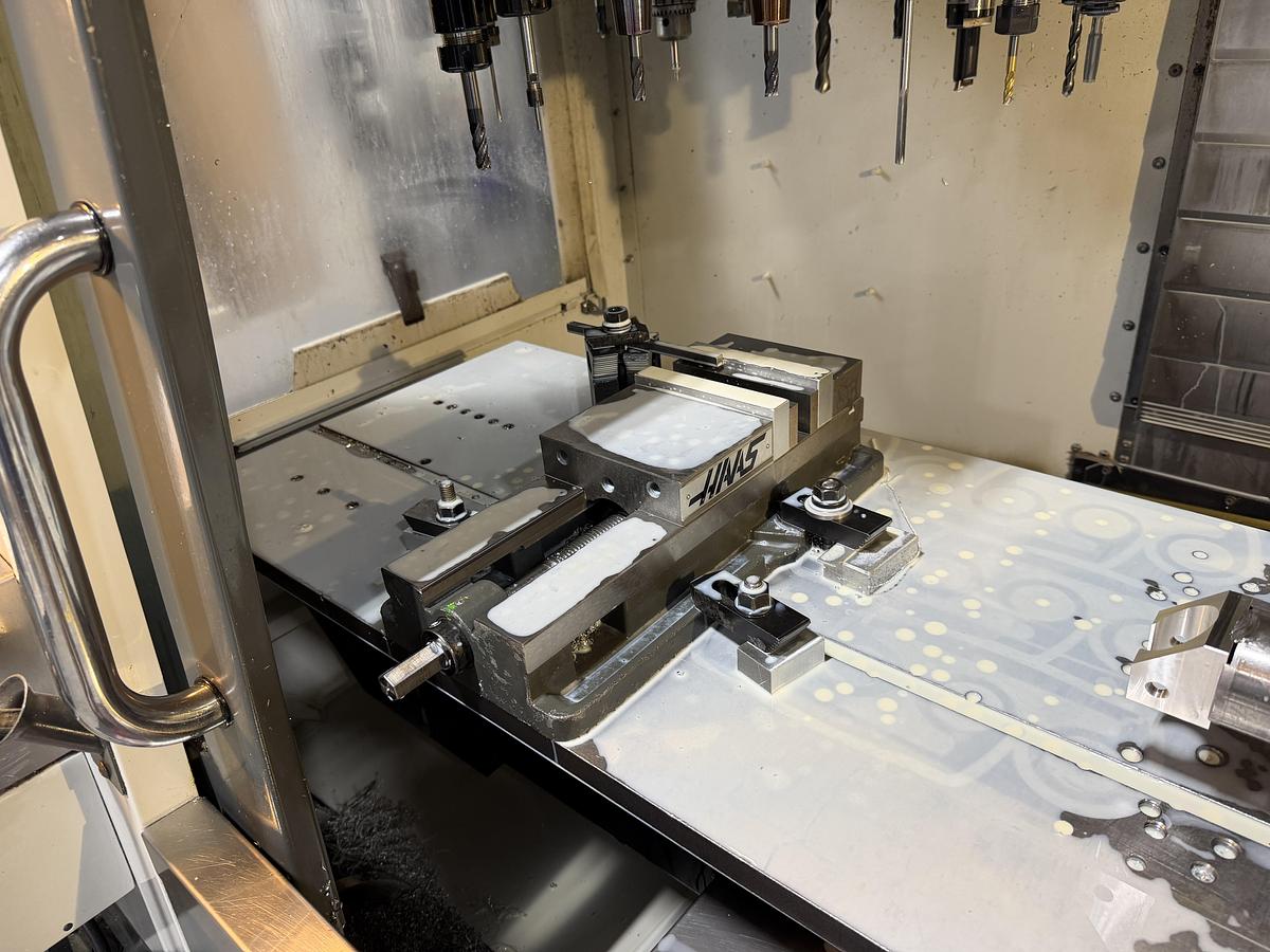 Used HAAS VF-2 CNC VERTICAL MACHINING CENTER