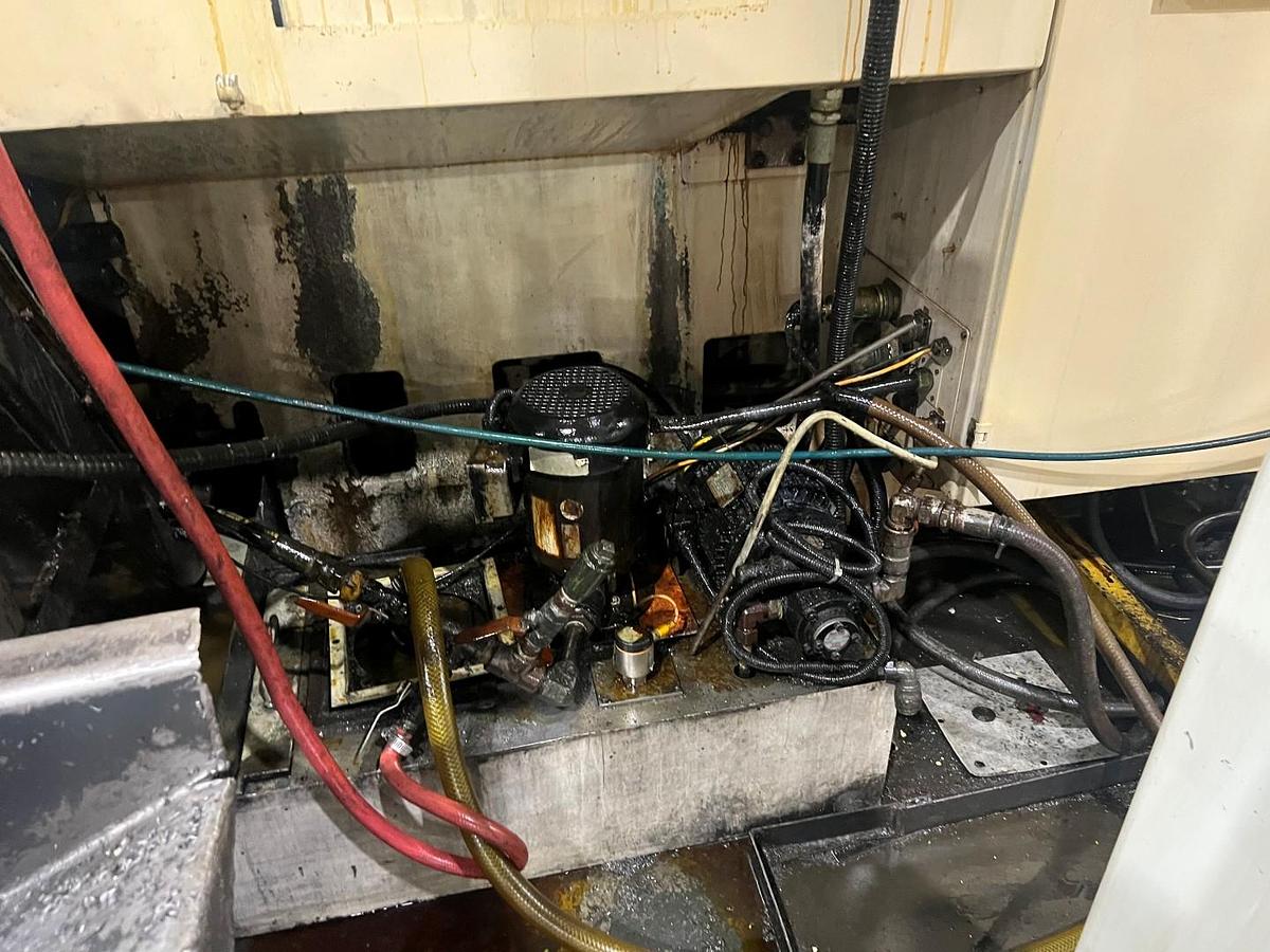 Used 2002 Daewoo DVC-500 Vertical Machining Center