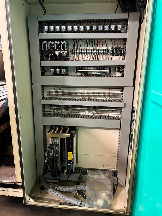 Used DAH LIH DL-MCV1350 CNC VERTICAL MACHINING CENTER