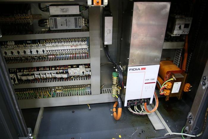 Used FIDIA VERTICAL MACHINING CENTER