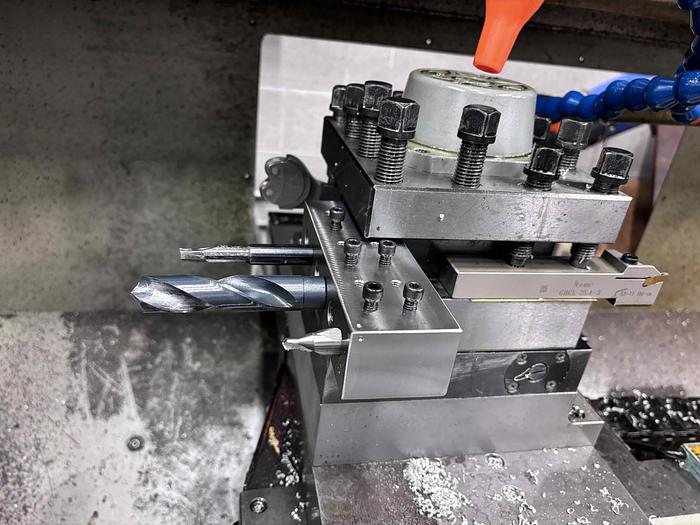 Used HH ROBERT (ANN YANG LATHE)