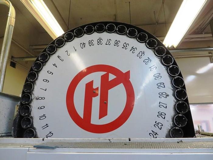 Used HAAS VF2YT 2014 VERTICAL MACHINING CENTER