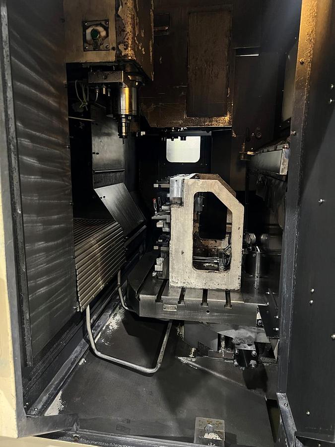 Used 2002 Daewoo DVC-500 Vertical Machining Center