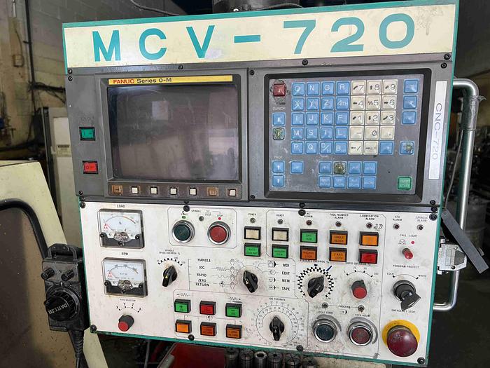 Used DAHLIH MCV-720 VERTICAL MACHINING CENTER