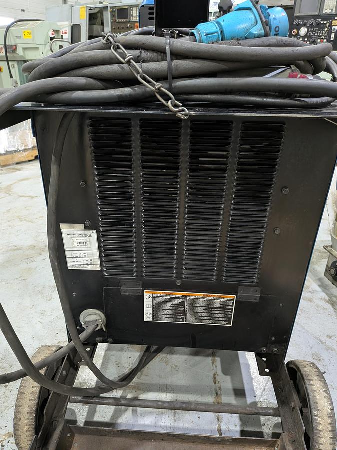 Used MILLER DELTAWELD 302 CV/DC WELDING POWER SOURCE M